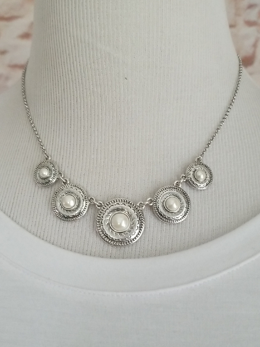 New Lucky Brand Faux Pearl Collar Necklace